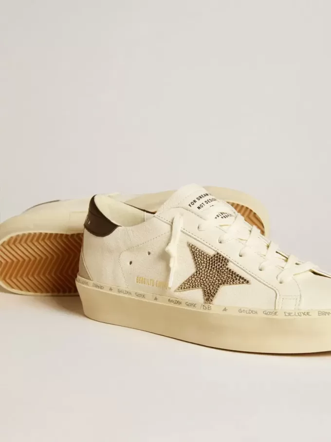 Hi Star LTD con estrella de cristal Swarovski y lengüeta de cuero negro en el talón Hi Star LTD con estrella de cristal Swarovski y lengüeta de cuero negro en el talón