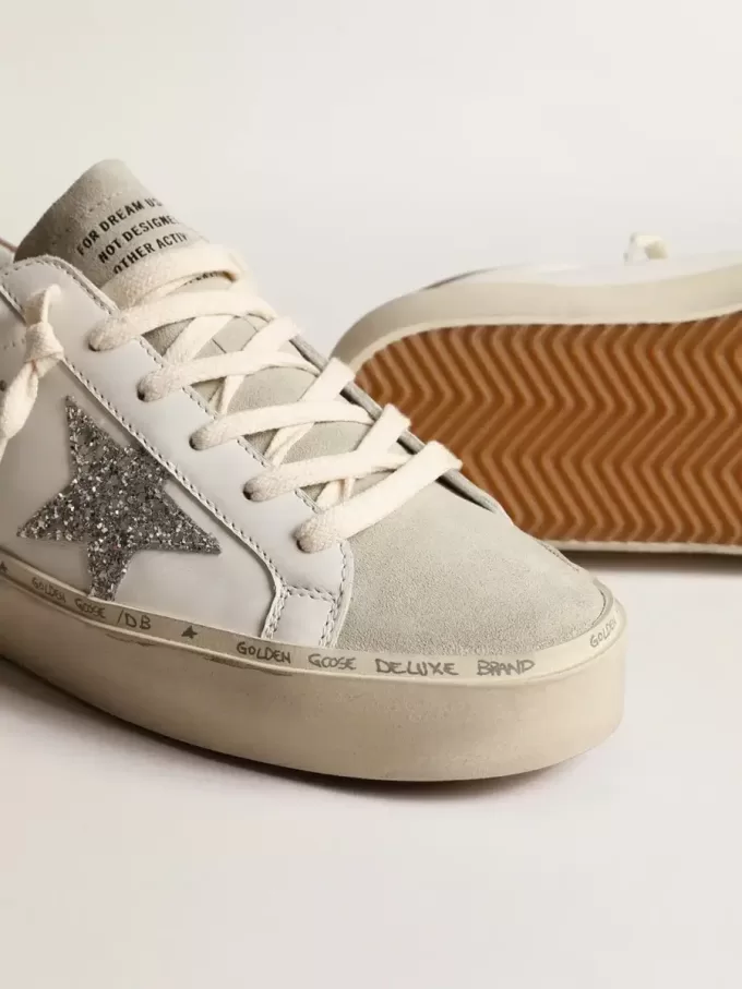 Hi Star para mujer con estrella plateada brillante y lengüeta del talón en nubuck gris paloma Hi Star para mujer con estrella plateada brillante y lengüeta del talón en nubuck gris paloma