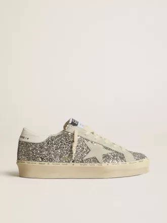 Hi Star para mujer en plata brillante con estrella de ante y lengüeta blanca en el talón Hi Star para mujer en plata brillante con estrella de ante y lengüeta blanca en el talón