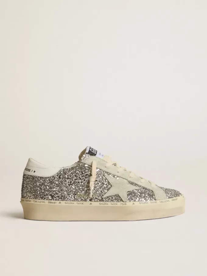 Hi Star para mujer en plata brillante con estrella de ante y lengüeta blanca en el talón Hi Star para mujer en plata brillante con estrella de ante y lengüeta blanca en el talón