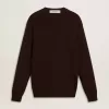 Jersey de cuello redondo marrón para hombre con las letras «Golden» en la espalda Jersey de cuello redondo marrón para hombre con las letras «Golden» en la espalda