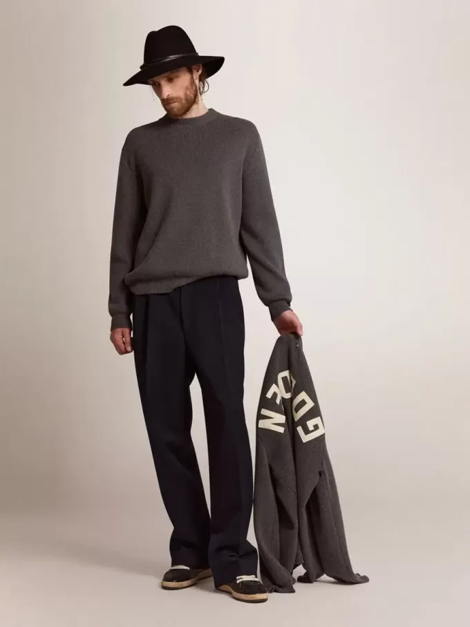 Jersey de cuello redondo para hombre en algodón gris oscuro con logotipo en la espalda Jersey de cuello redondo para hombre en algodón gris oscuro con logotipo en la espalda