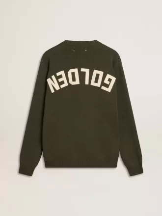 Jersey de cuello redondo para hombre en color verde militar con las letras «Golden» en la espalda
