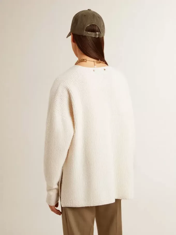 Jersey de lana acanalado con cuello en V y cordón con borlas Jersey de lana acanalado con cuello en V y cordón con borlas