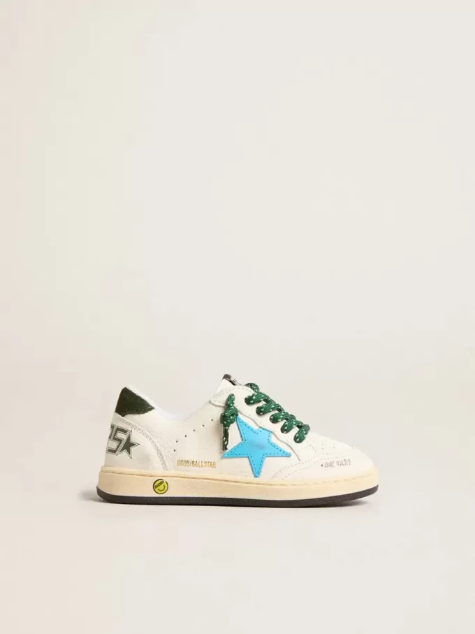 Junior Ball Star con estrella turquesa y lengüeta de ante verde en el talón Junior Ball Star con estrella turquesa y lengüeta de ante verde en el talón
