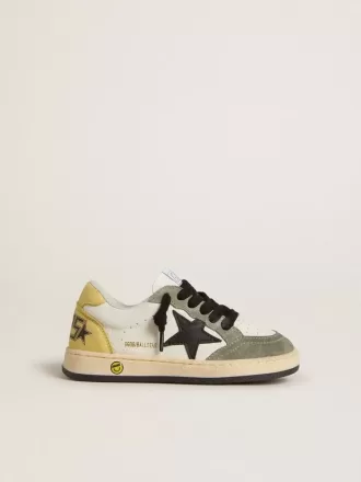 Junior Ball Star en napa blanca con inserciones de ante verde oscuro y estrella negra