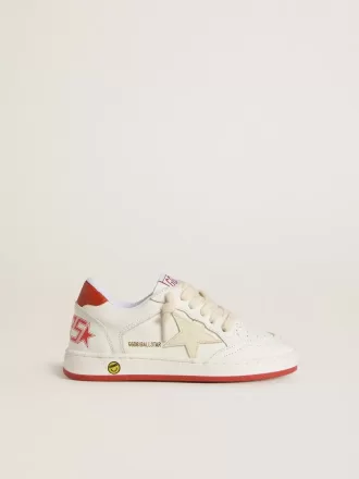 Junior Ball Star en piel con estrella color crema y lengüeta del talón en piel roja
