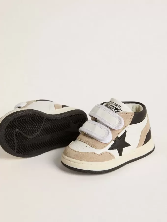 Junior June en napa con inserciones de ante y estrella de cuero negro Junior June en napa con inserciones de ante y estrella de cuero negro