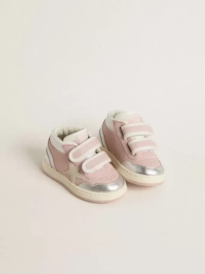 Junior June en piel rosa con inserciones de piel metalizada y estrella de ante Junior June en piel rosa con inserciones de piel metalizada y estrella de ante