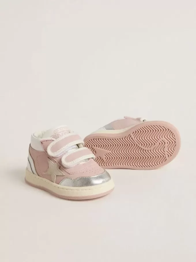 Junior June en piel rosa con inserciones de piel metalizada y estrella de ante Junior June en piel rosa con inserciones de piel metalizada y estrella de ante
