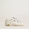 Junior Old School en piel blanca con detalles dorados Junior Old School en piel blanca con detalles dorados
