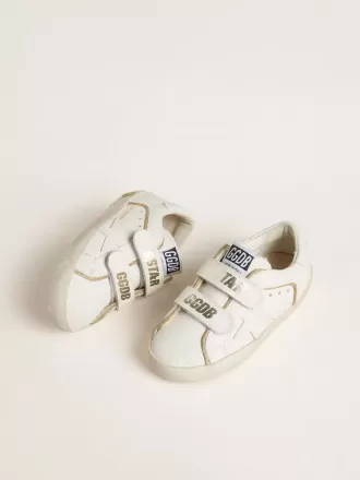 Junior Old School en piel blanca con detalles dorados