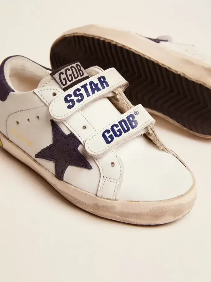 Junior Old School en piel blanca con estrella y lengüeta en el talón de ante azul Junior Old School en piel blanca con estrella y lengüeta en el talón de ante azul