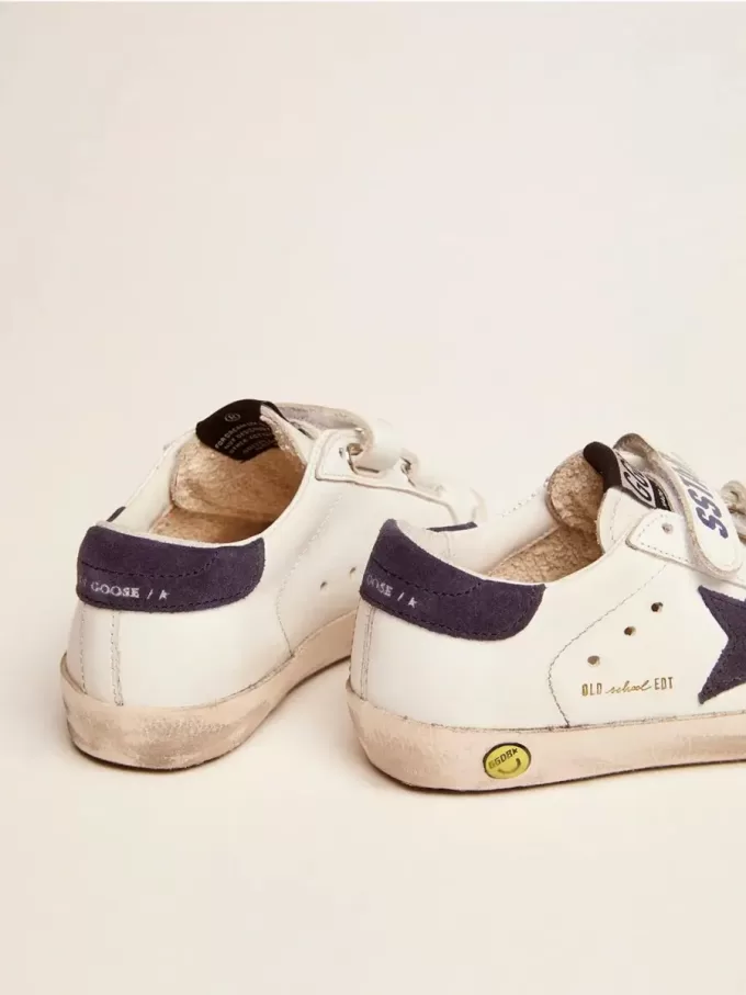 Junior Old School en piel blanca con estrella y lengüeta en el talón de ante azul Junior Old School en piel blanca con estrella y lengüeta en el talón de ante azul