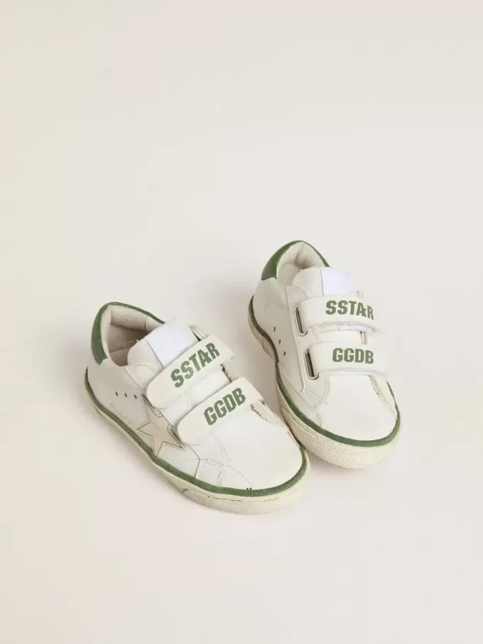 Junior Old School en piel blanca con lengüeta del talón en napa verde e inserción verde Junior Old School en piel blanca con lengüeta del talón en napa verde e inserción verde