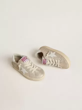 Junior Super-Star en ante laminado color arena con estrella de cuero blanco