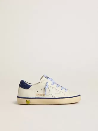 Junior Super-Star en piel blanca con lengüeta del talón en ante azul Junior Super-Star en piel blanca con lengüeta del talón en ante azul