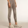 Leggings grises jaspeados para mujer con costuras mixtas Leggings grises jaspeados para mujer con costuras mixtas