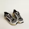 Lightstar para mujer en piel blanca y malla negra con estrella de TPU negra