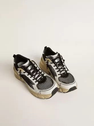 Lightstar para mujer en piel blanca y malla negra con estrella de TPU negra