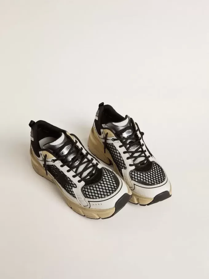 Lightstar para mujer en piel blanca y malla negra con estrella de TPU negra