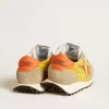 Marathon para hombre con parte superior de nailon amarillo y estrella naranja Marathon para hombre con parte superior de nailon amarillo y estrella naranja