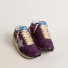 Marathon para hombre con parte superior de nailon morado y estrella blanca. Marathon para hombre con parte superior de nailon morado y estrella blanca.