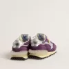 Marathon para hombre con parte superior de nailon morado y estrella blanca. Marathon para hombre con parte superior de nailon morado y estrella blanca.