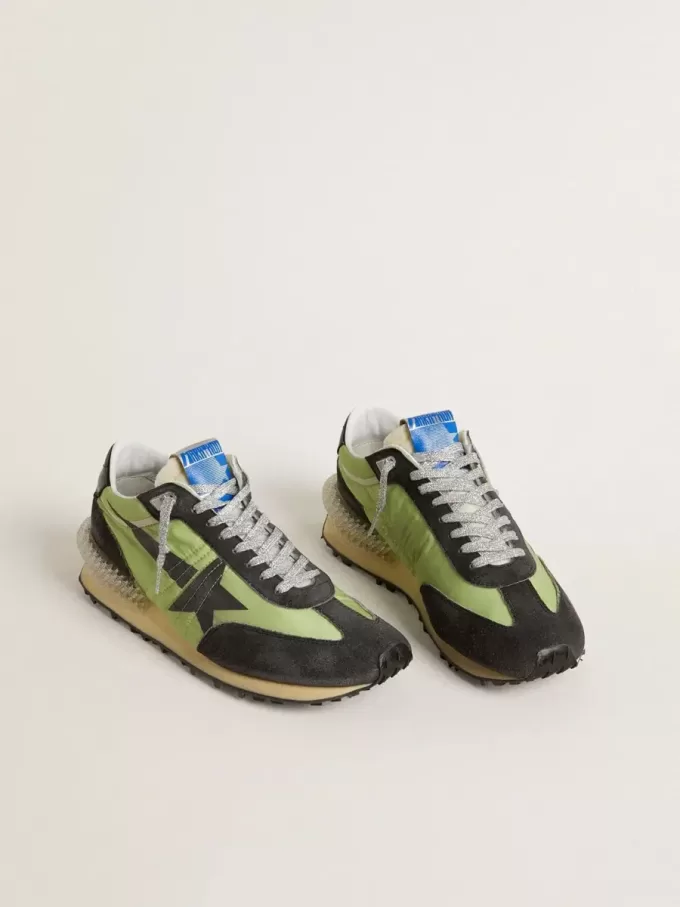 Marathon para hombre con parte superior de nailon verde y estrella negra Marathon para hombre con parte superior de nailon verde y estrella negra