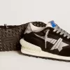 Marathon para mujer con parte superior de nailon ripstop negro y estrella plateada Marathon para mujer con parte superior de nailon ripstop negro y estrella plateada