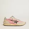 Marathon para mujer en nailon rosa y ante beige con estrella estampada en negro