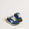 Marathon Young en nailon azul con estrella estampada y lengüeta de cuero en el talón Marathon Young en nailon azul con estrella estampada y lengüeta de cuero en el talón