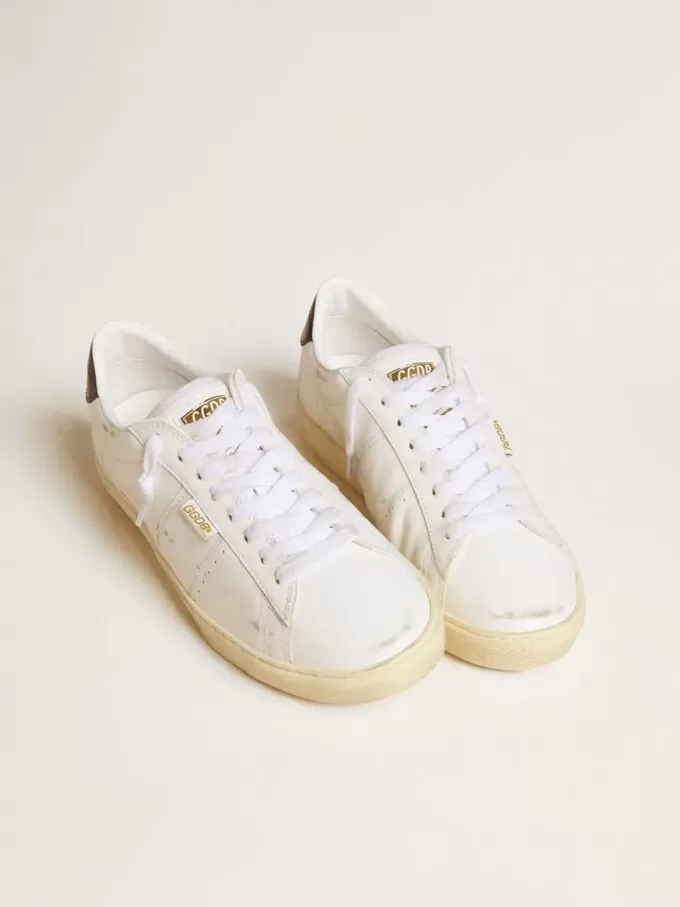 Matchstar en piel blanca con lengüeta del talón en piel azul oscuro Matchstar en piel blanca con lengüeta del talón en piel azul oscuro