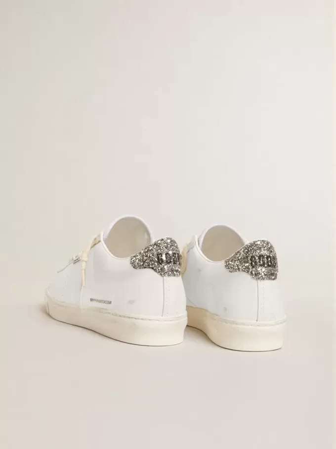 Matchstar en piel blanca con talón plateado brillante