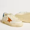 May Teen en nubuck con estrella naranja y lengüeta azul en el talón