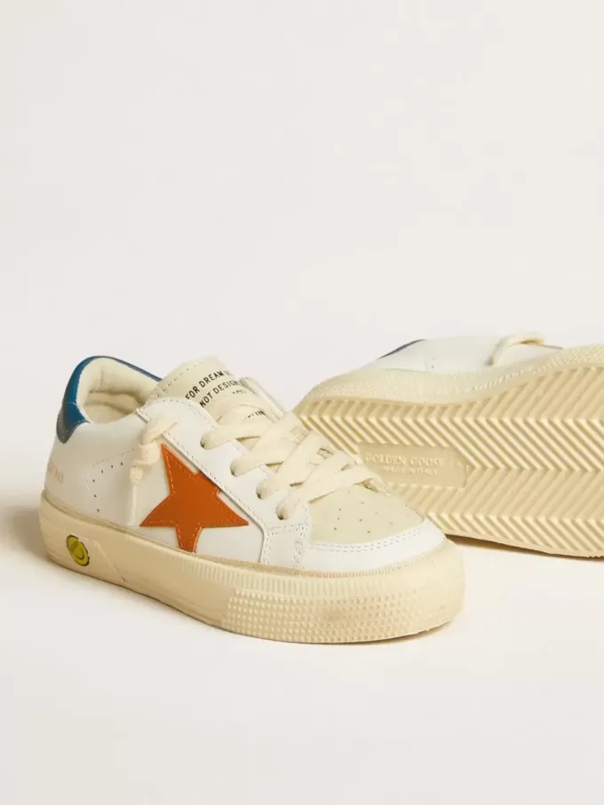 May Teen en nubuck con estrella naranja y lengüeta azul en el talón