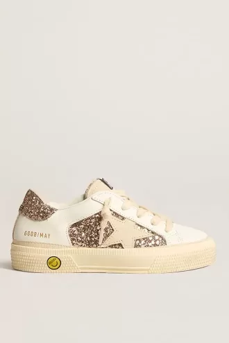 May Teen en piel blanca y purpurina rosa dorada con estrella de ante beige.