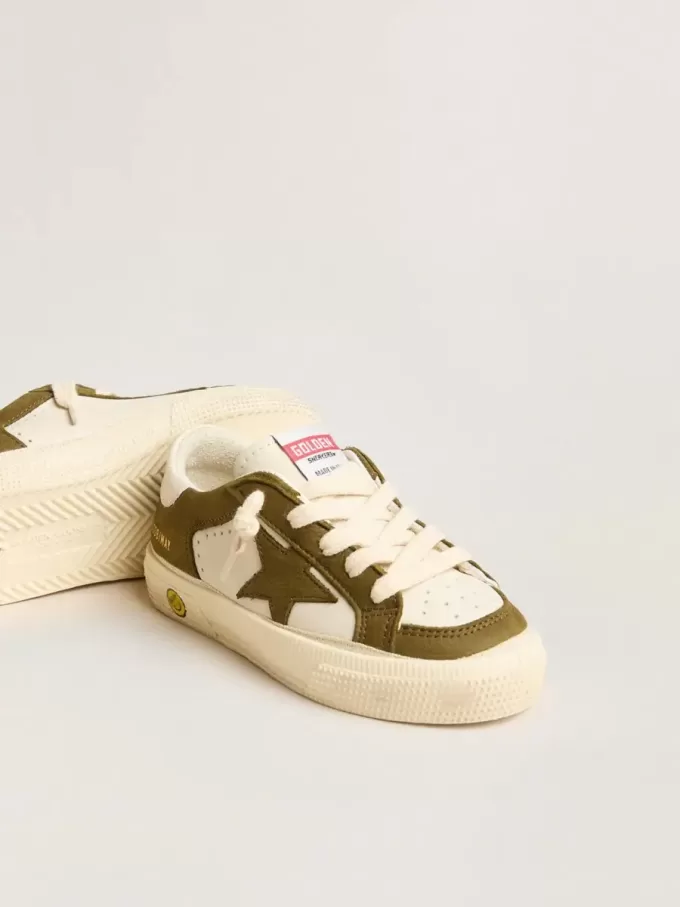 May Young en cuero blanco y verde militar May Young en cuero blanco y verde militar
