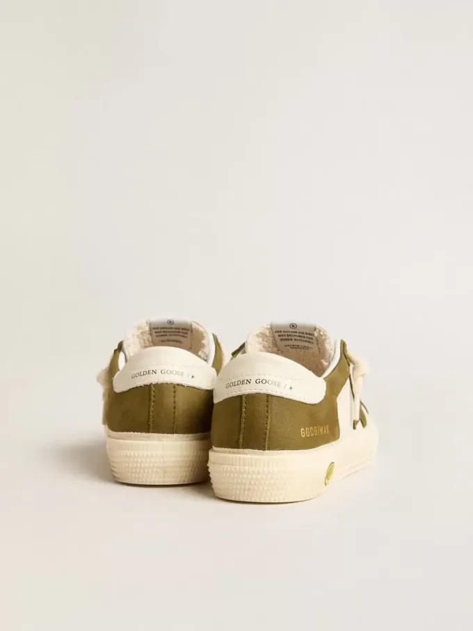 May Young en cuero blanco y verde militar May Young en cuero blanco y verde militar