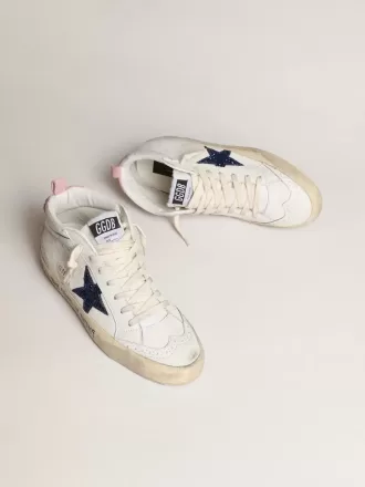 Mid Star con estrella azul brillante y lengüeta de ante rosa en el talón.