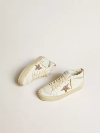 Mid Star con estrella brillante y detalle metálico plateado en piel