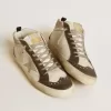 Mid Star con estrella de cuero gris y detalle metálico plateado en cuero Mid Star con estrella de cuero gris y detalle metálico plateado en cuero
