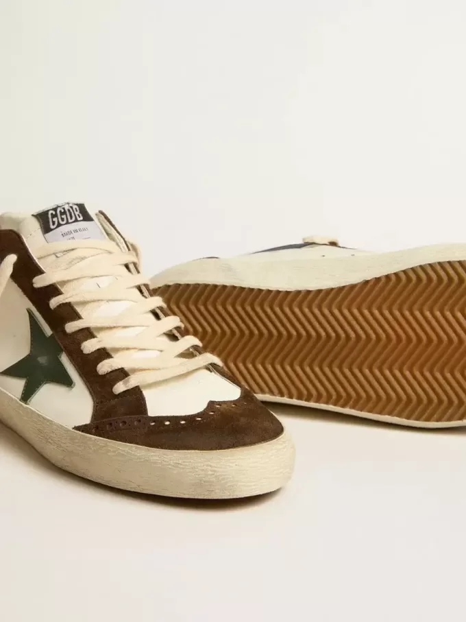 Mid Star con estrella de piel verde y destello de piel azul. Mid Star con estrella de piel verde y destello de piel azul.