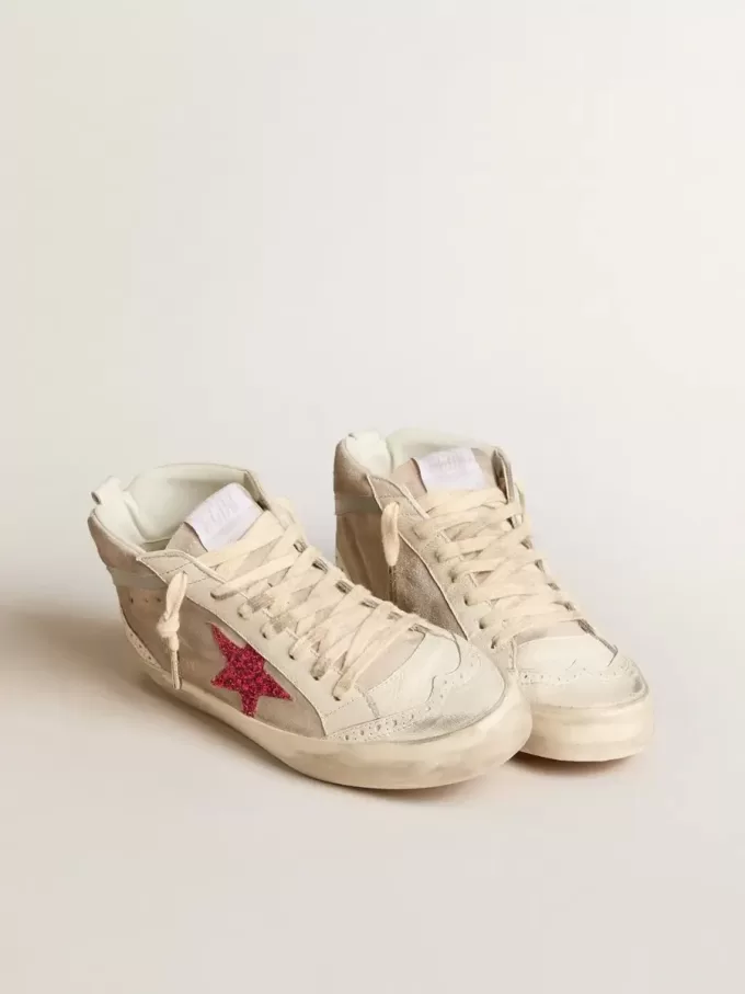 Mid Star en ante con estrella fucsia brillante y detalle en piel gris Mid Star en ante con estrella fucsia brillante y detalle en piel gris