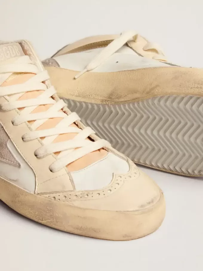 Mid Star para mujer con estrella en ante gris claro y detalle dorado Mid Star para mujer con estrella en ante gris claro y detalle dorado