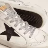 Mid Star para mujer con lengüeta laminada en el talón y cordones brillantes Mid Star para mujer con lengüeta laminada en el talón y cordones brillantes