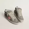 Mid Star para mujer en ante gris con estrella de piel laminada rosa. Mid Star para mujer en ante gris con estrella de piel laminada rosa.