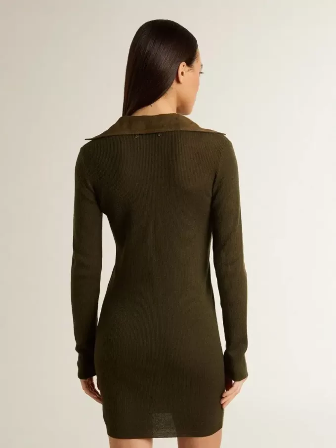 Minivestido de lana verde militar con detalles de cuero Minivestido de lana verde militar con detalles de cuero