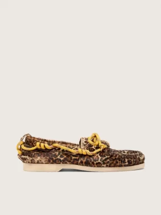 Mocasines Cruise para mujer en piel de potro con estampado de leopardo y cordones amarillos de senderismo