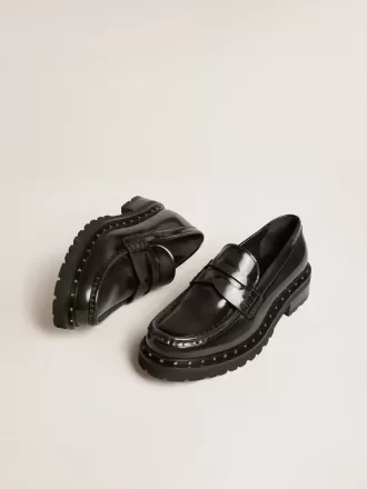 Mocasines gruesos para mujer en piel negra con tachuelas